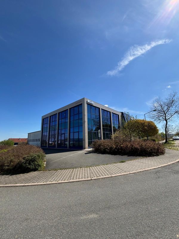 Gewerbeimmobilie mit Büroflächen, Werkstatt und Einliegerwohnung